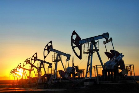 Цена нефти Brent упала ниже $79 за баррель